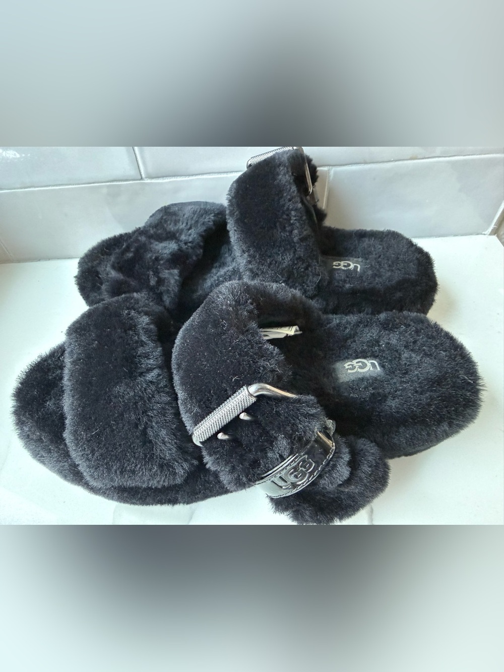 UGG Fuzz Yeah black furry Comfy Slipper slide sandal with buckle Size 8
